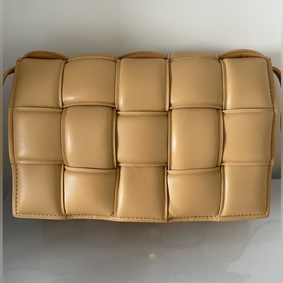 Bottega Veneta padded intreccio leather cassette bag - almond color (beige) - Picture 4 of 9